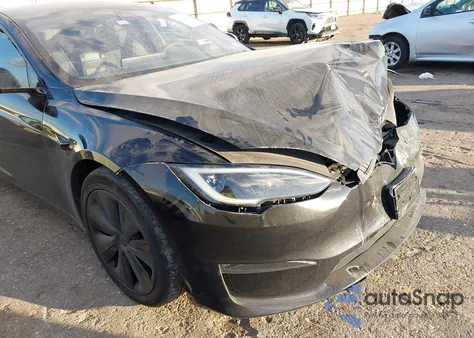 2023 Tesla Model S Dual Motor All-Wheel Drive/Standard Range from USA, damaged, VIN 5YJSA1E5XPF516927